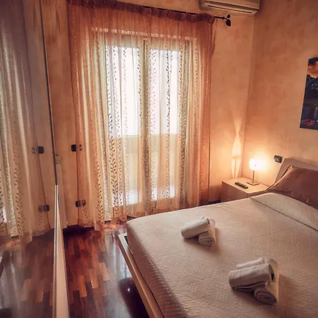 Travelershome Ciampino Suite Bed & Breakfast *