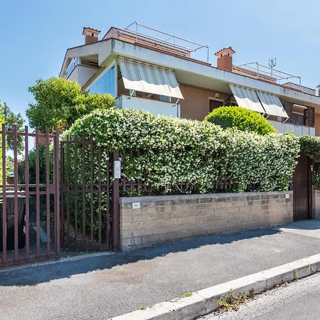 Travelershome Ciampino Suite * Ciampino