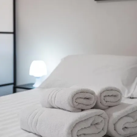 Travelershome Ciampino Suite *